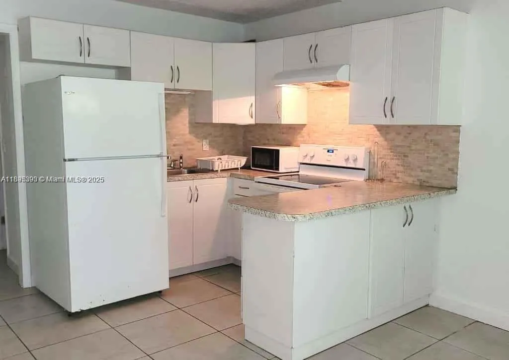 3251 SW 44th St, #102