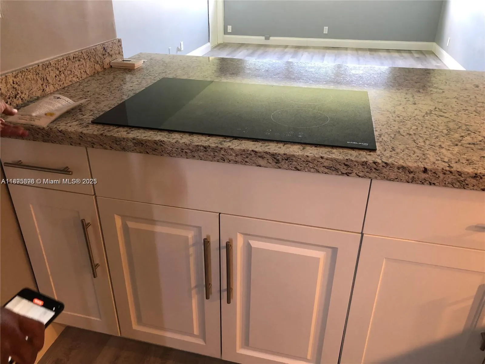 2200 Park Ln, #209