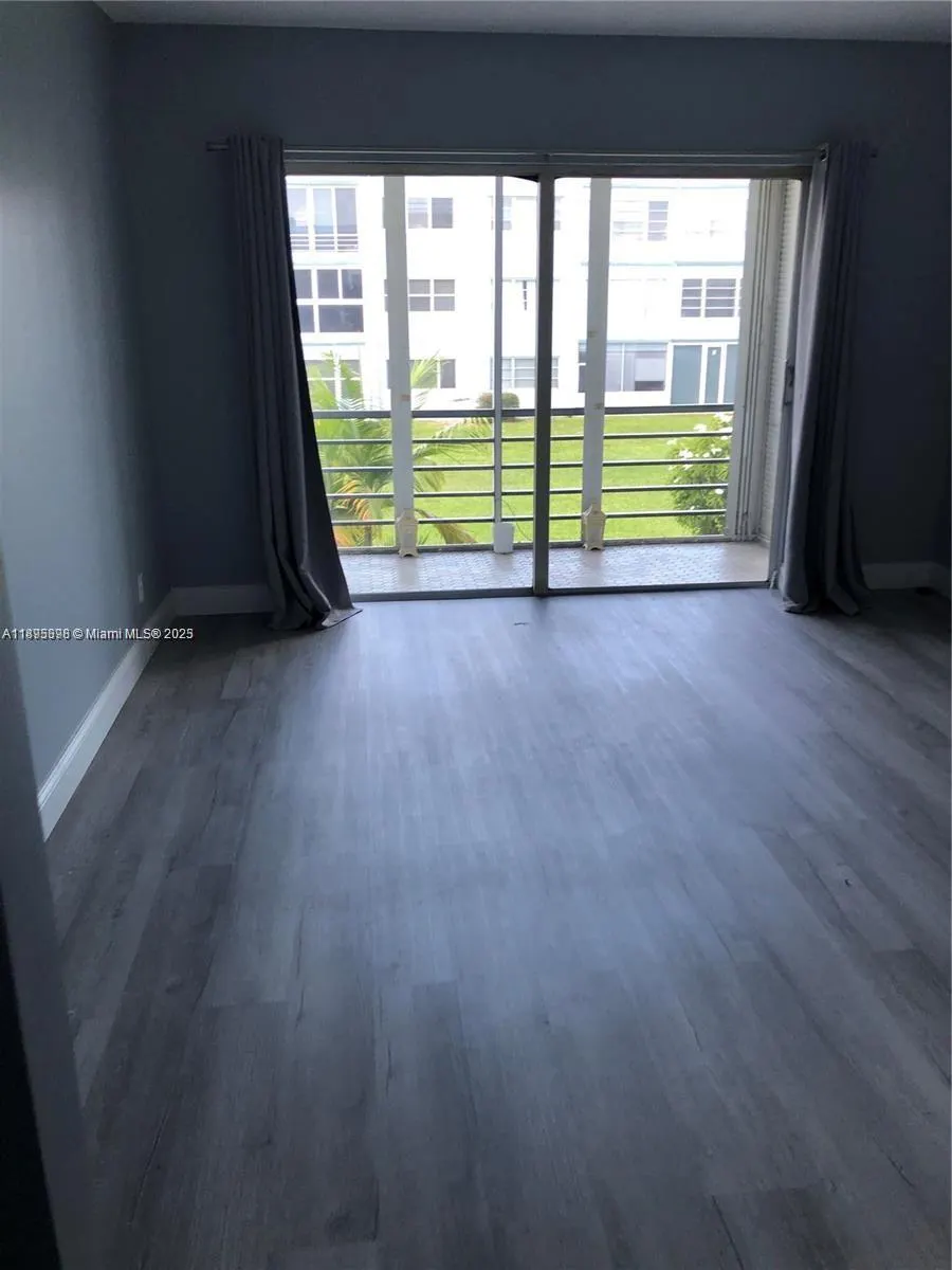 2200 Park Ln, #209