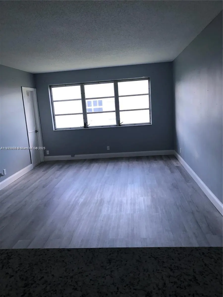 2200 Park Ln, #209