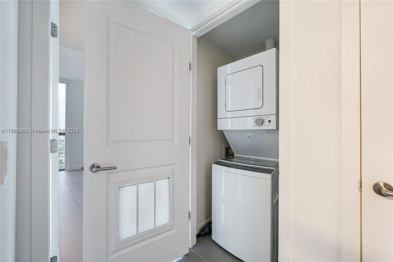 1600 NE 1st Ave, #1220