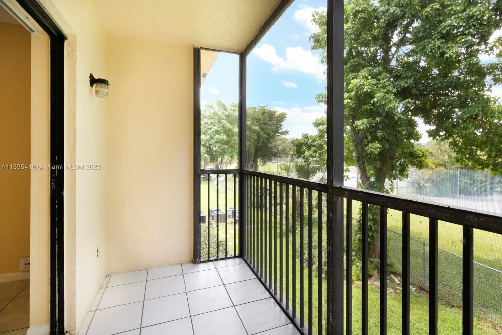9044 NW 28th Dr, #3-304