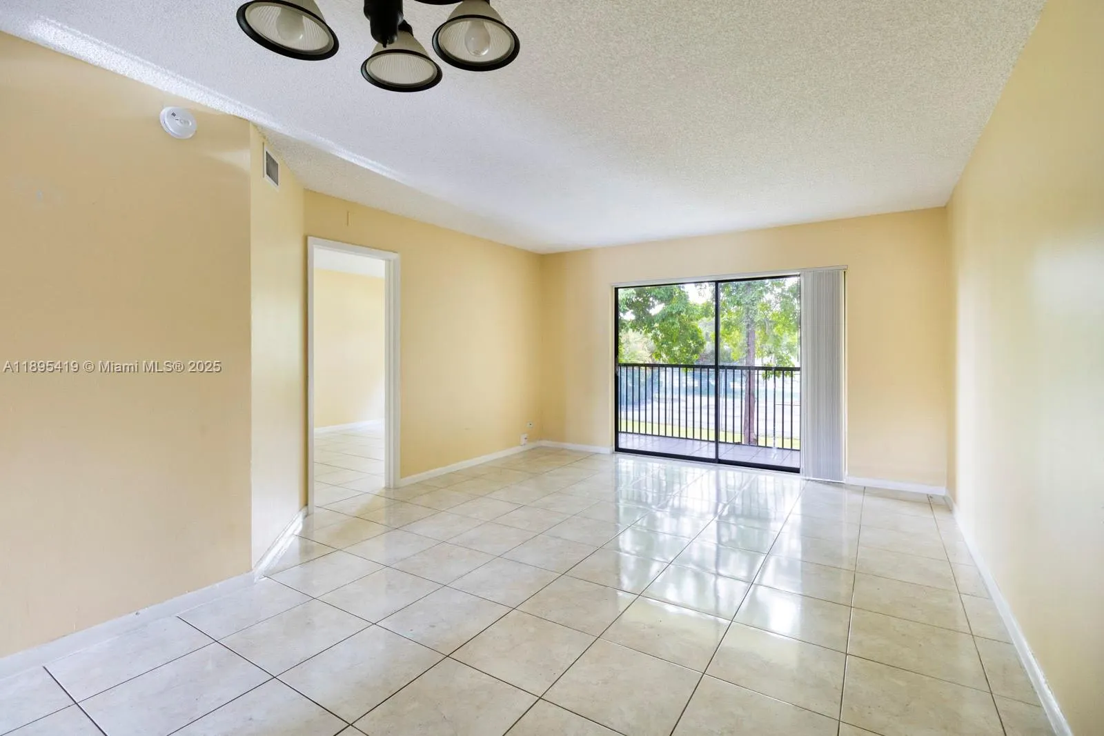 9044 NW 28th Dr, #3-304