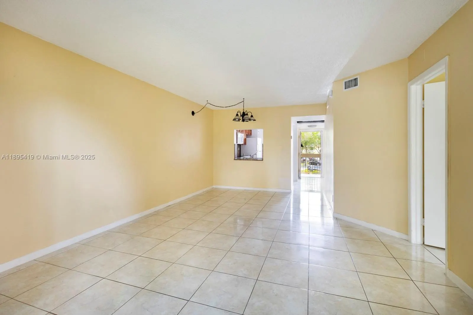 9044 NW 28th Dr, #3-304