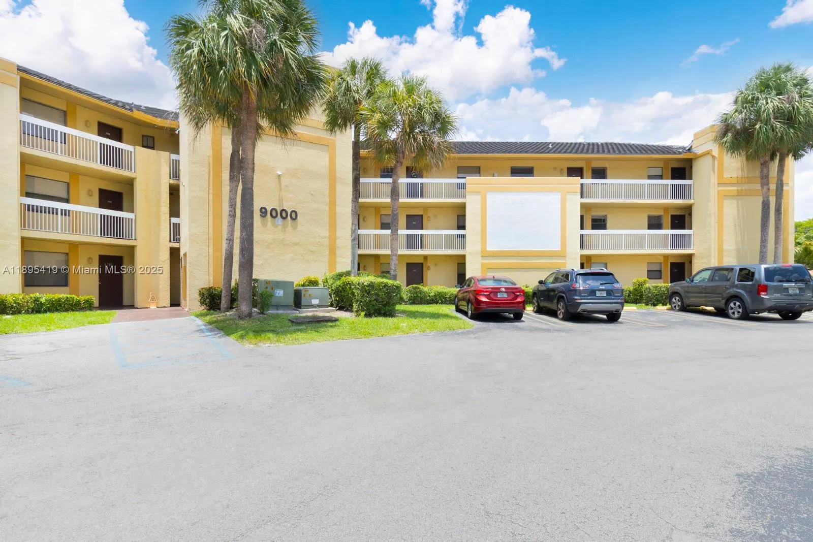 9044 NW 28th Dr, #3-304