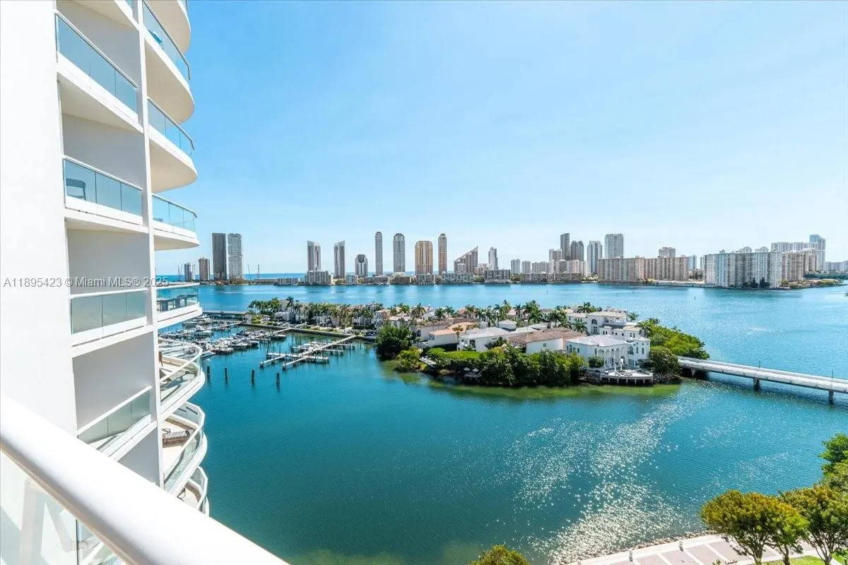 7000 Island Blvd, #1402