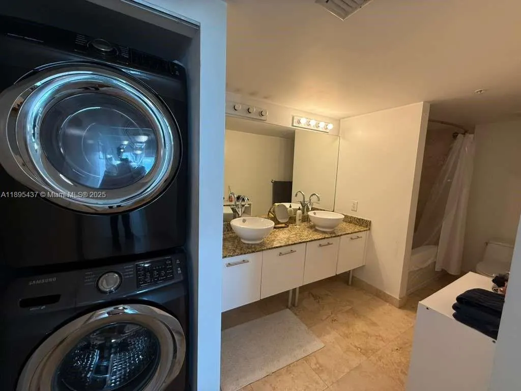 41 SE 5th St, #2307