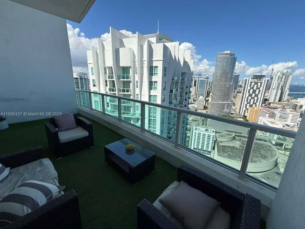 41 SE 5th St, #2307