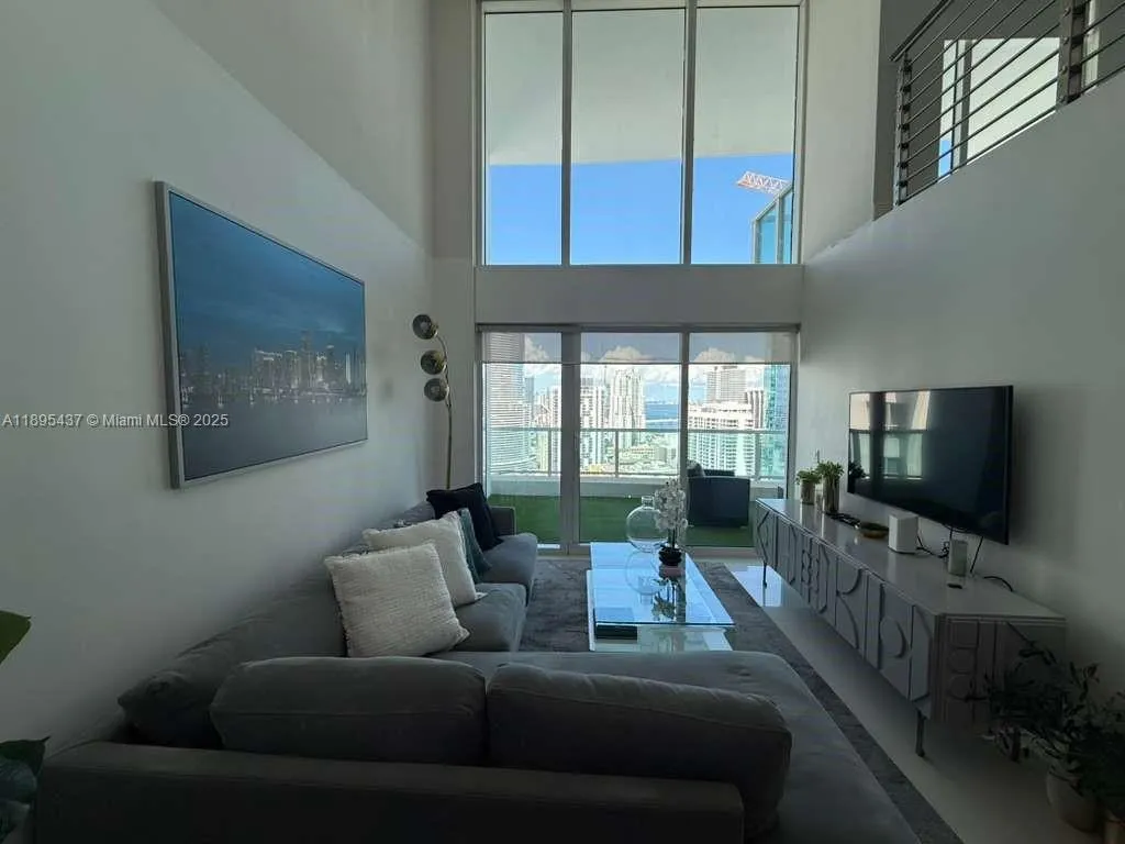 41 SE 5th St, #2307