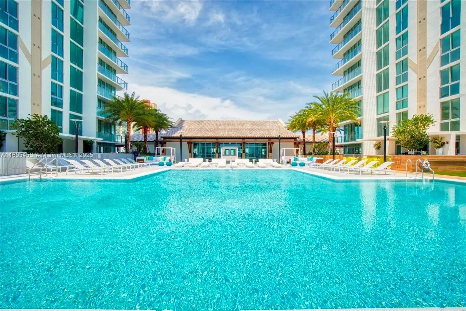 300 Sunny Isles Blvd, #4-1101