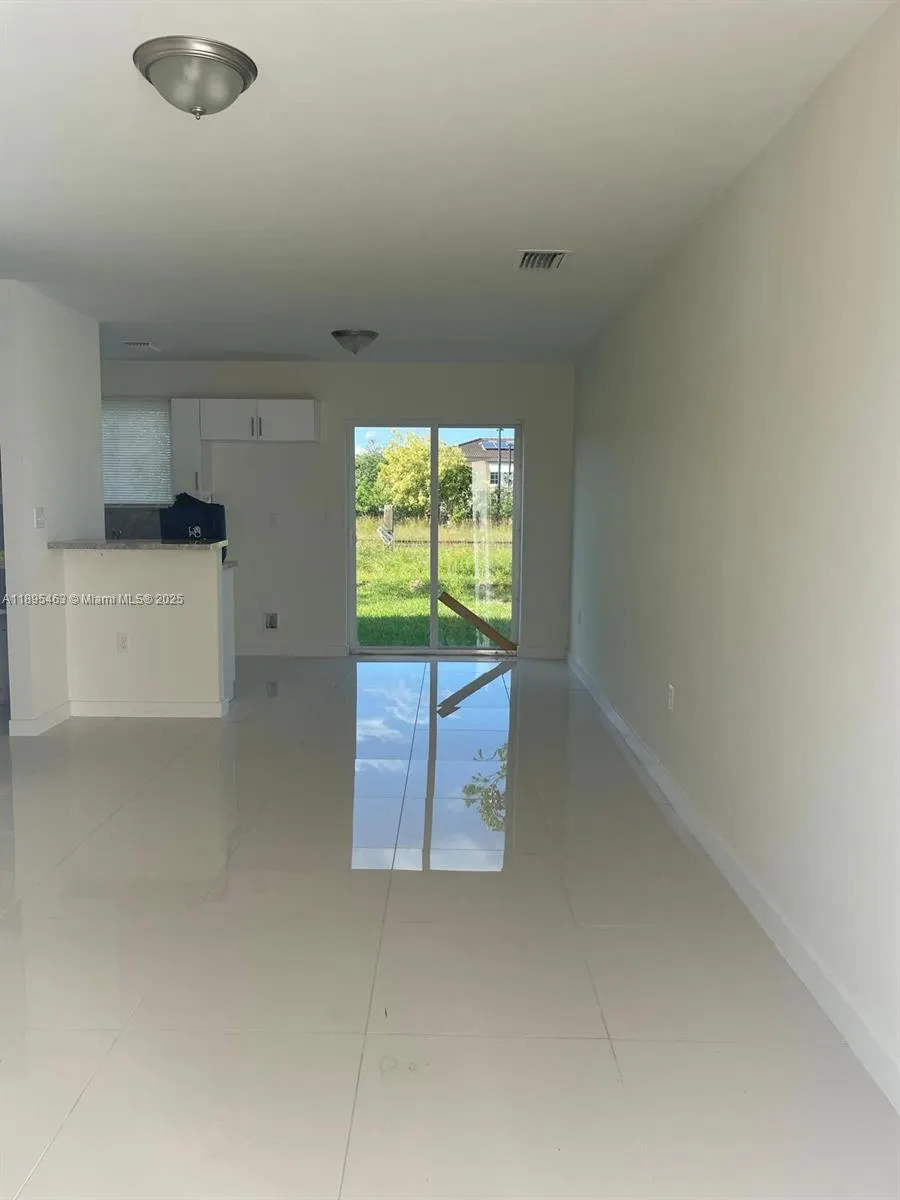2121 NW 72nd st, #2121