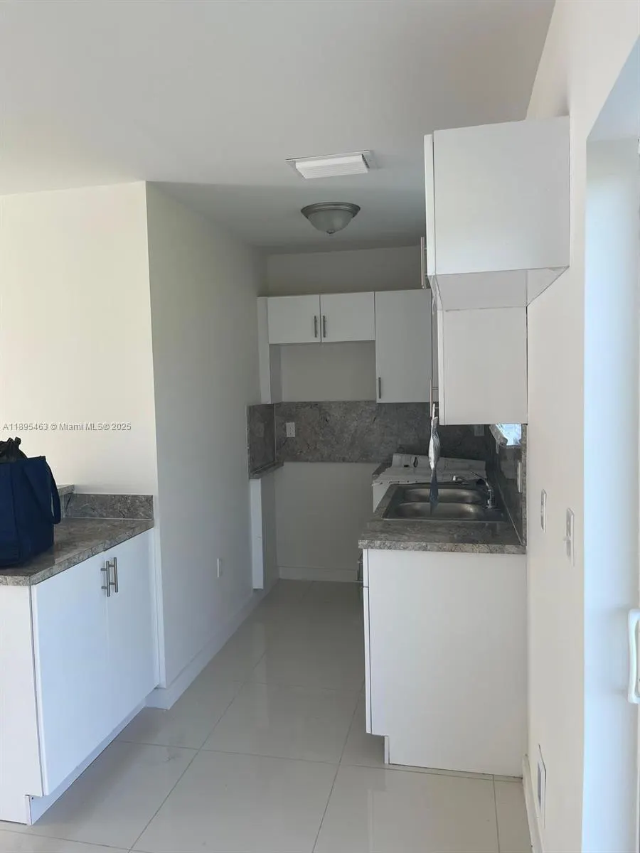 2121 NW 72nd st, #2121