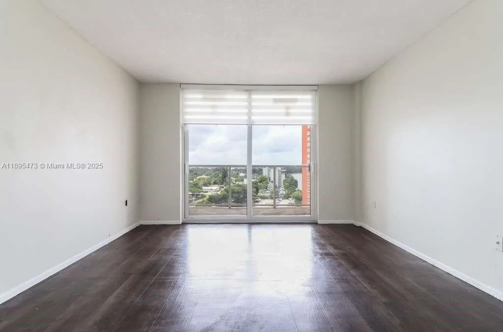 1351 NE Miami Gardens Dr, #1001E