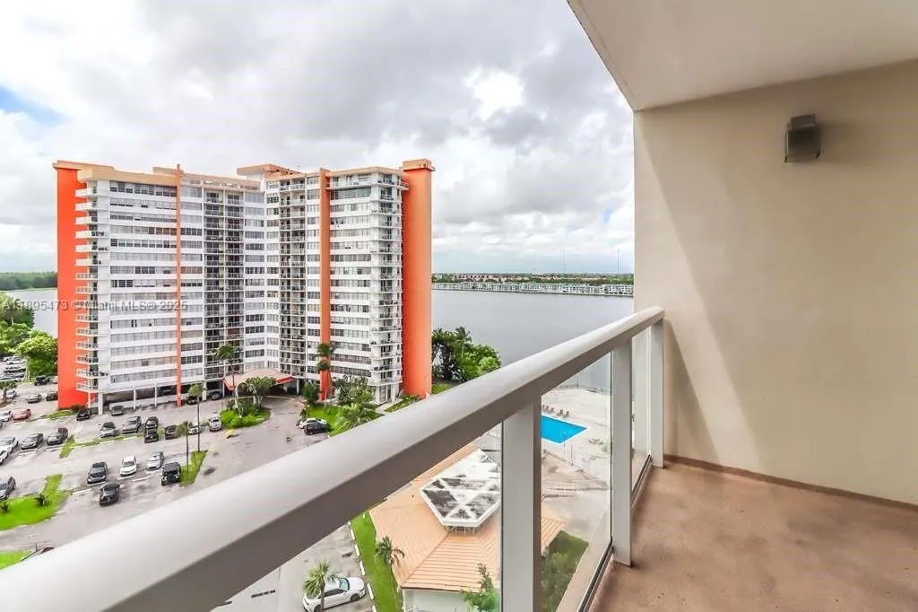 1351 NE Miami Gardens Dr, #1001E