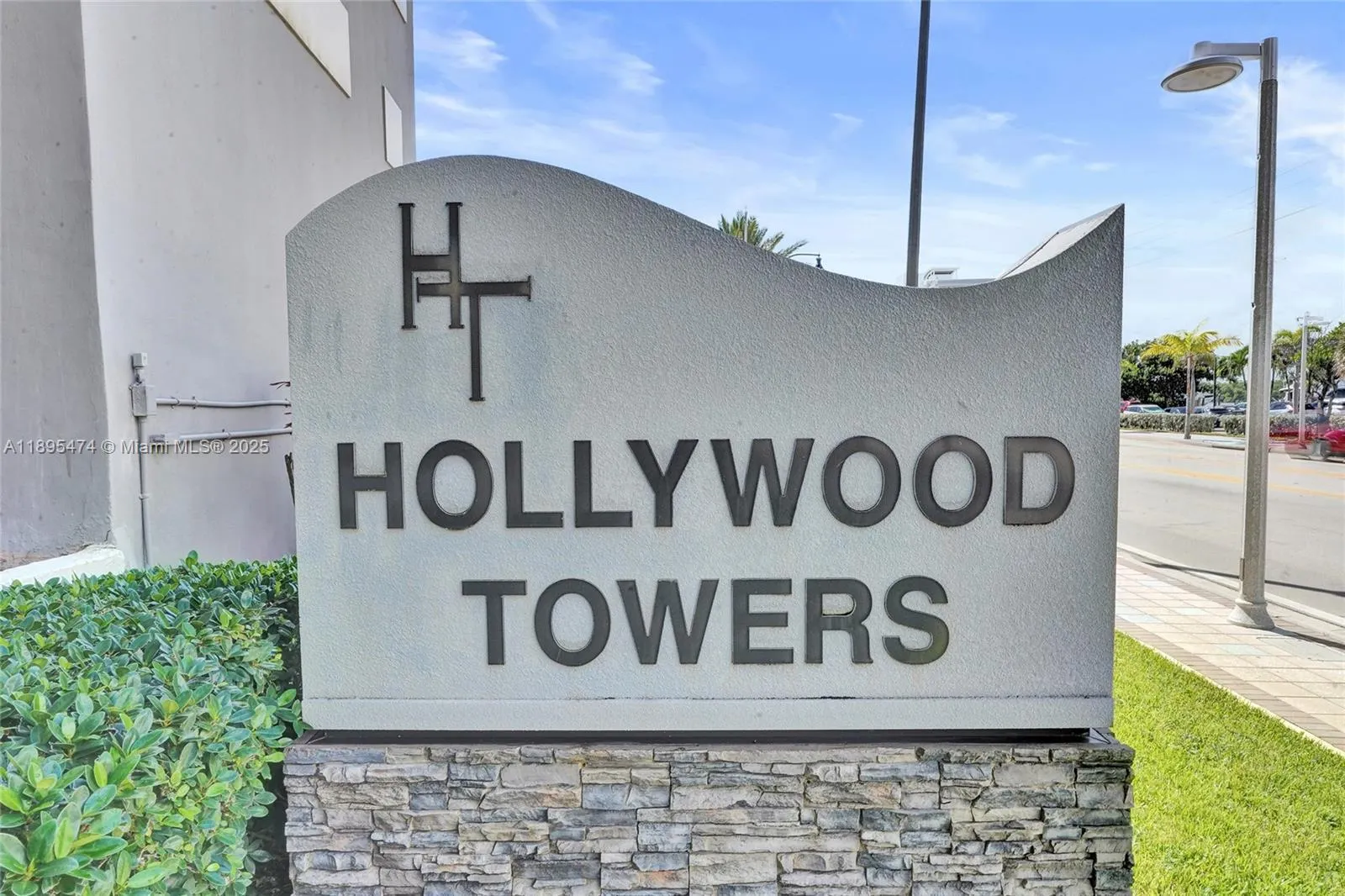 3111 N Ocean Dr, #302