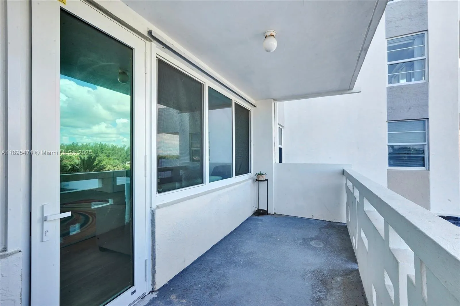 3111 N Ocean Dr, #302