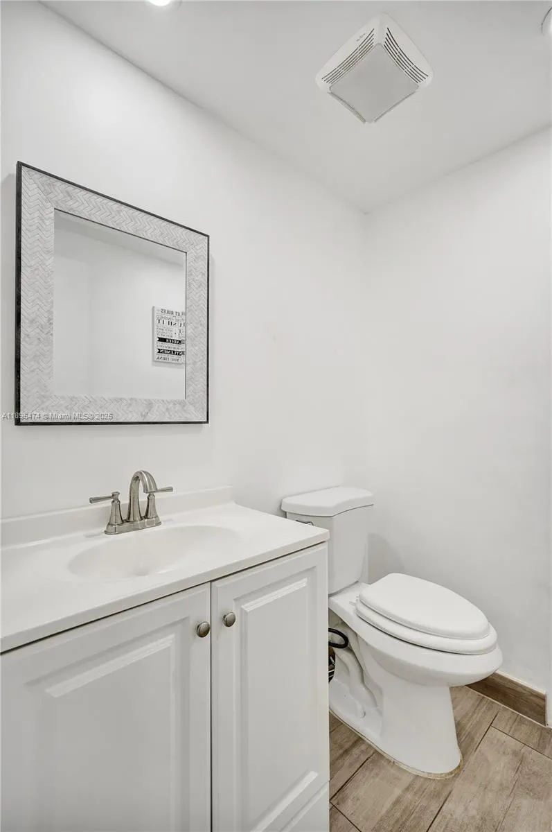 3111 N Ocean Dr, #302