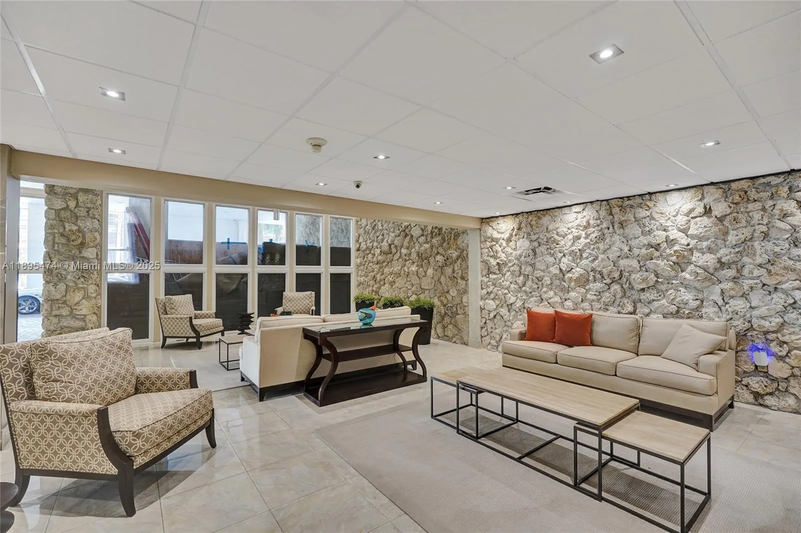 3111 N Ocean Dr, #302