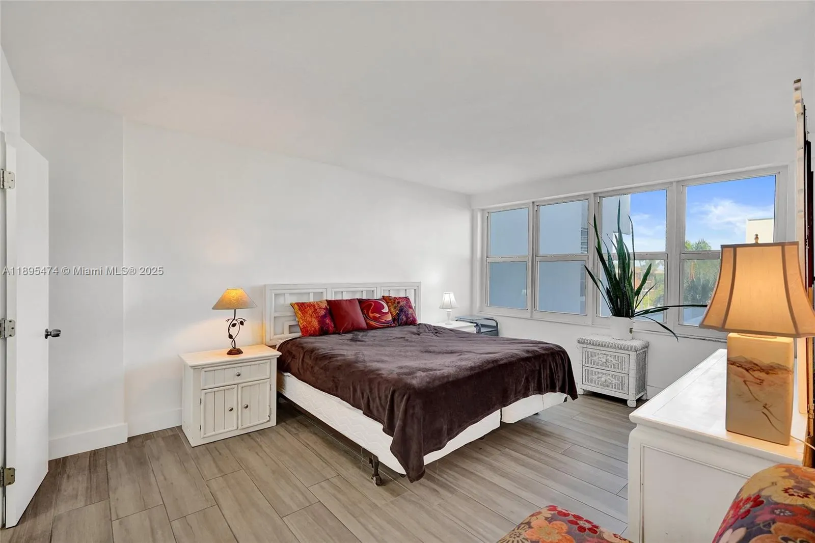 3111 N Ocean Dr, #302