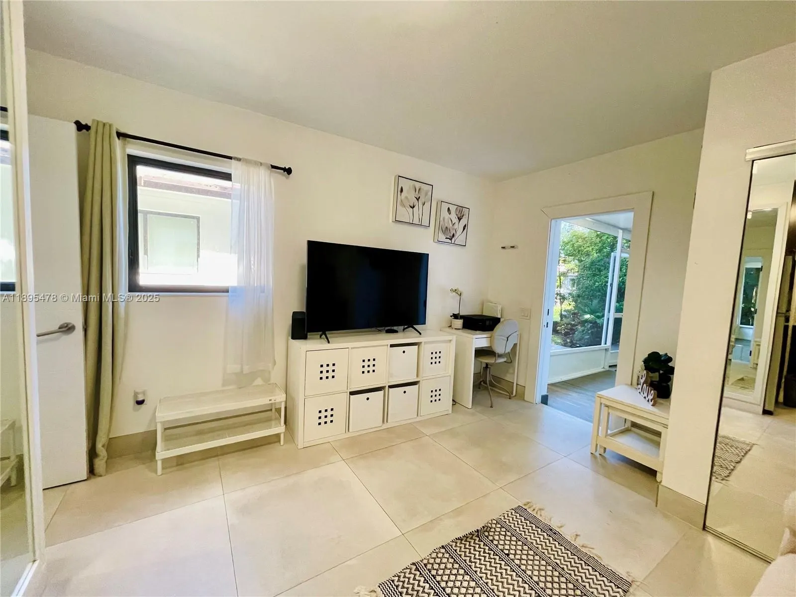 38 NW 52nd St, #1