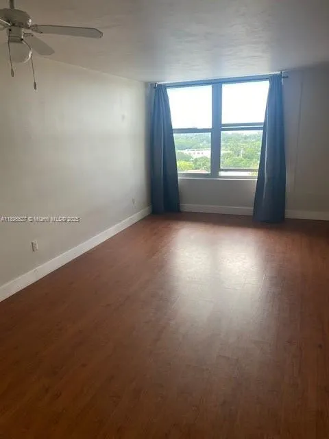 2899 Collins Ave, #1746