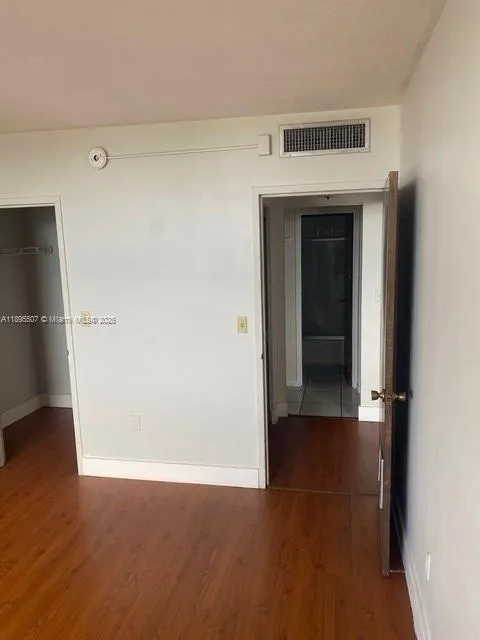 2899 Collins Ave, #1746