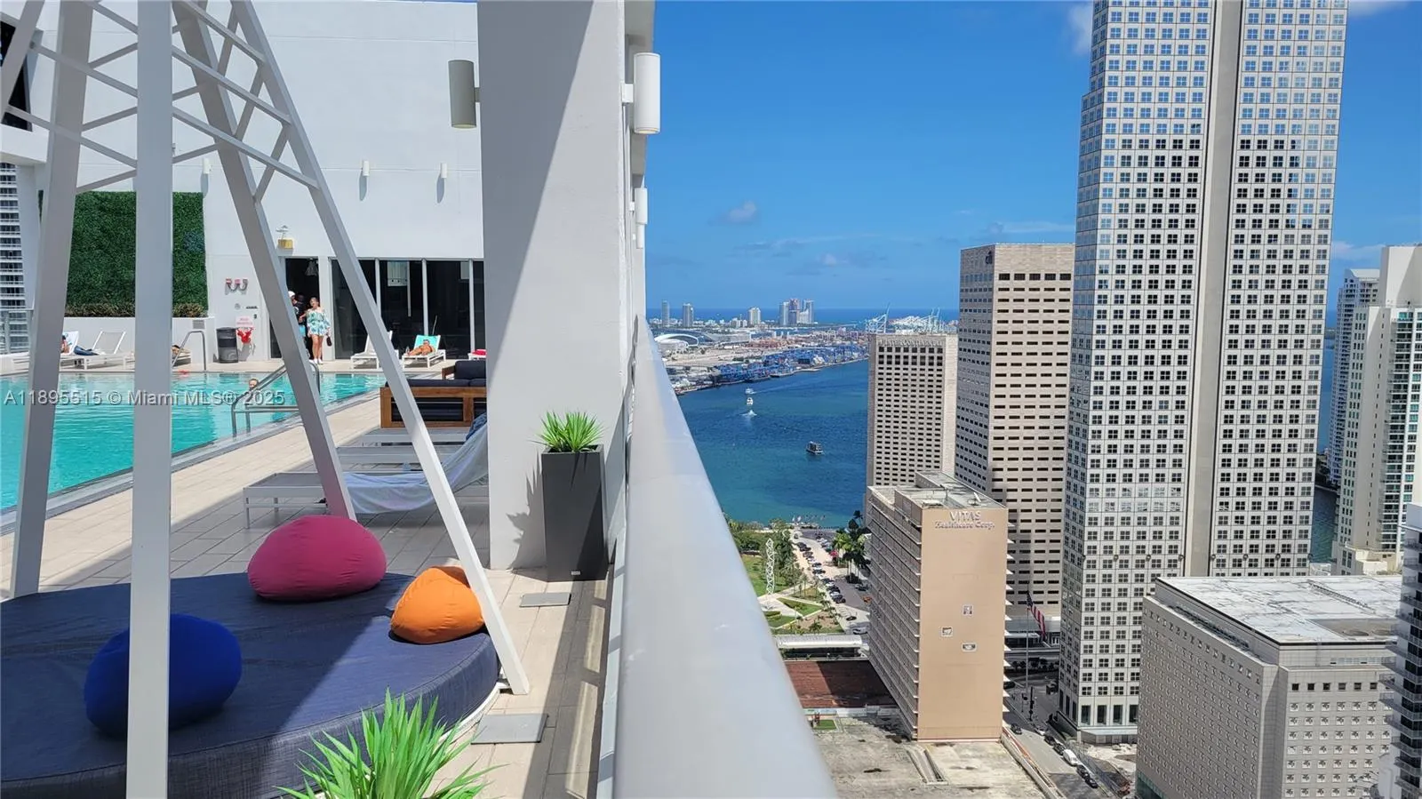 151 SE 1st St, #3003
