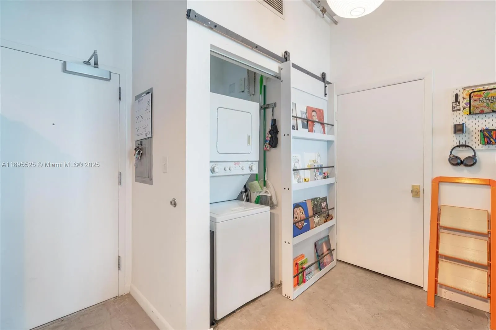 444 NE 30th St, #801