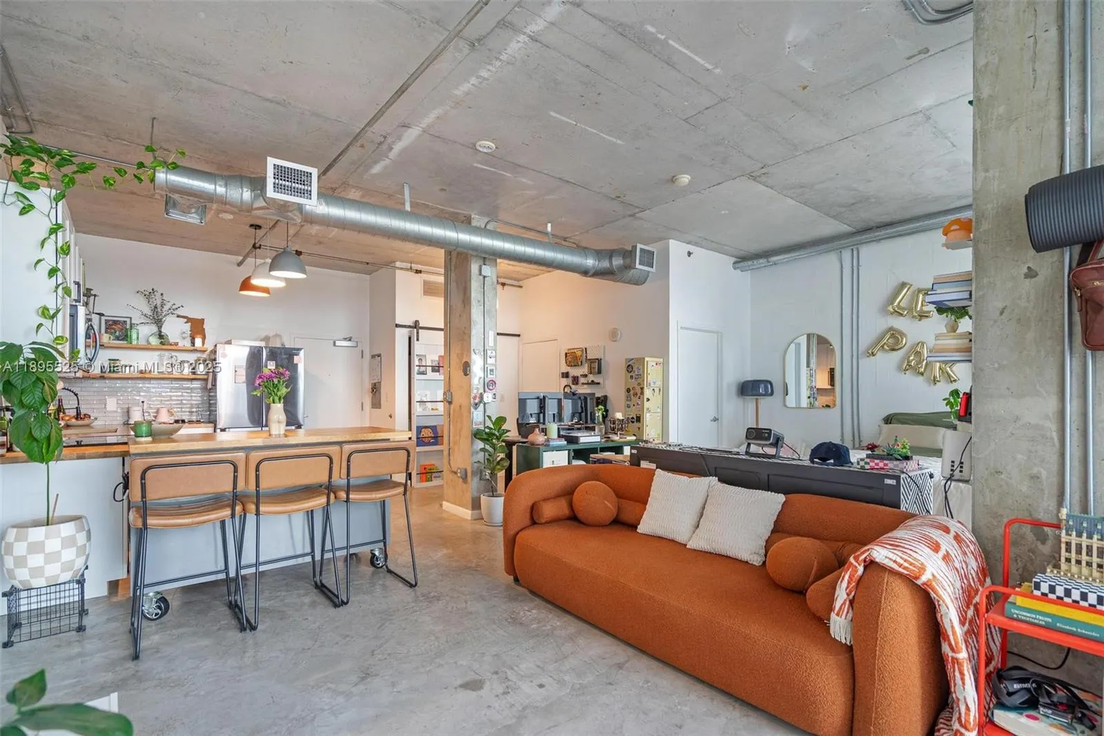 444 NE 30th St, #801