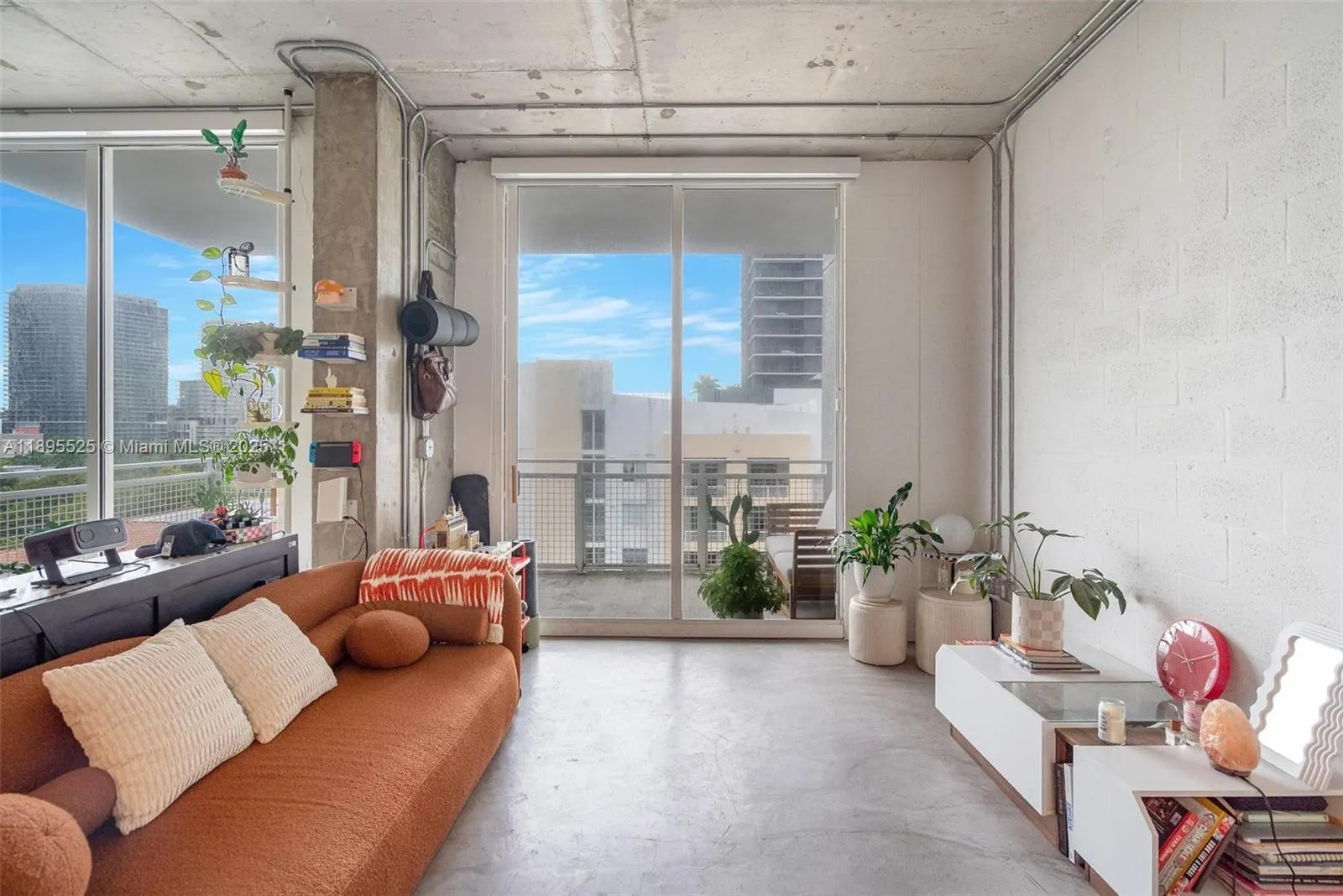 444 NE 30th St, #801
