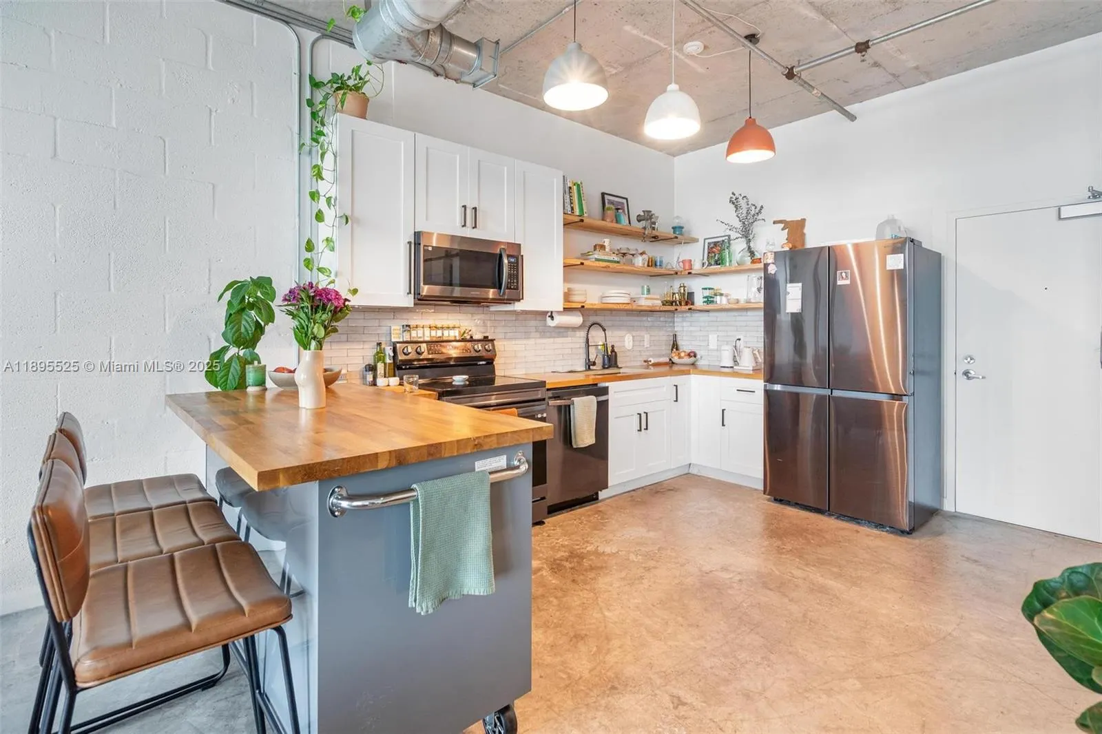444 NE 30th St, #801