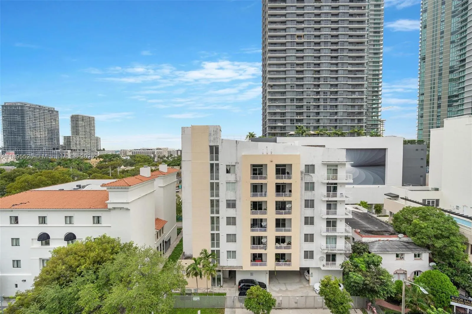444 NE 30th St, #801