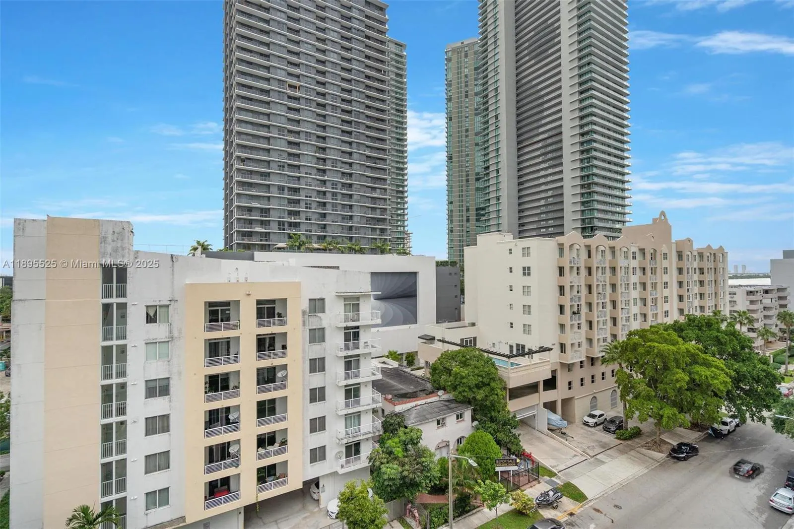 444 NE 30th St, #801