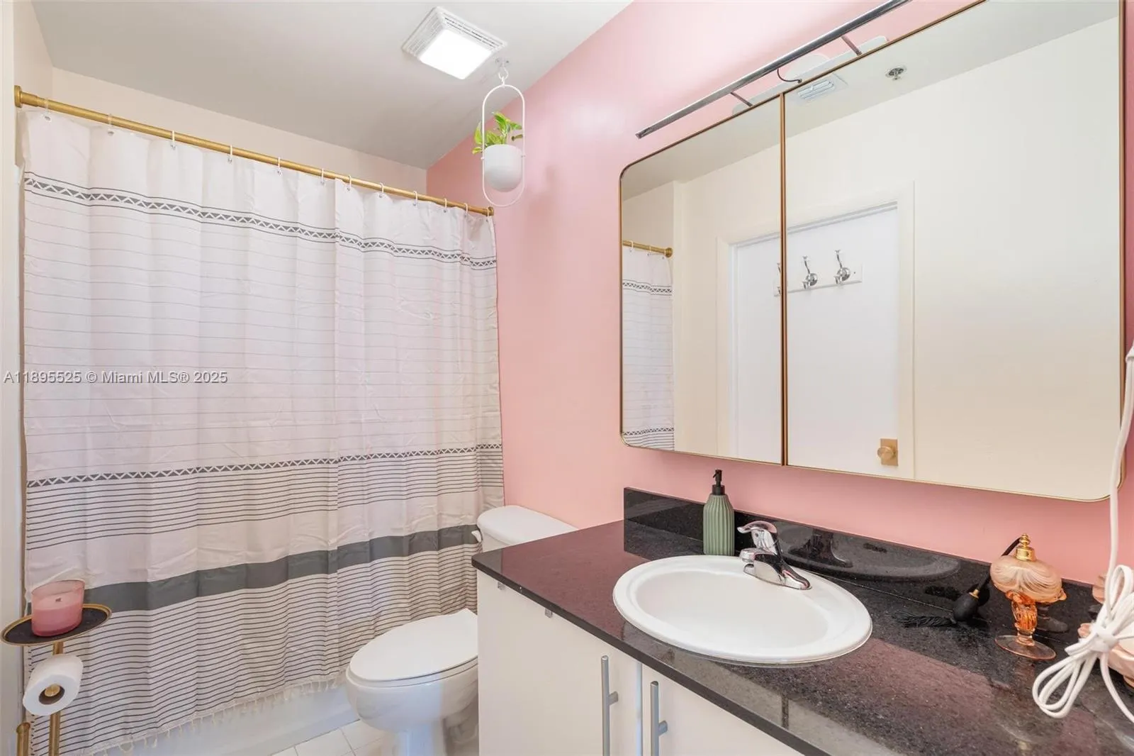 444 NE 30th St, #801