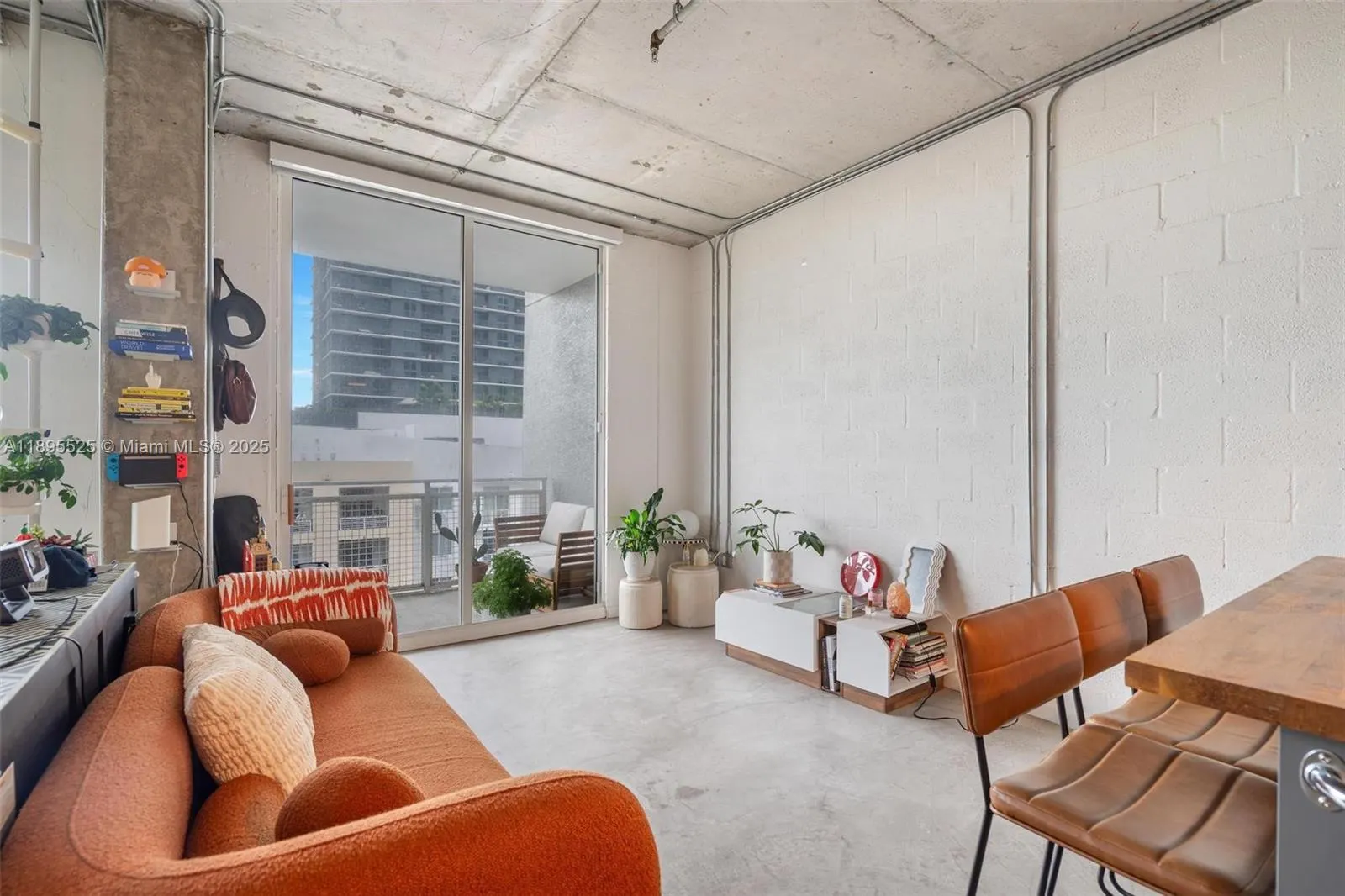 444 NE 30th St, #801