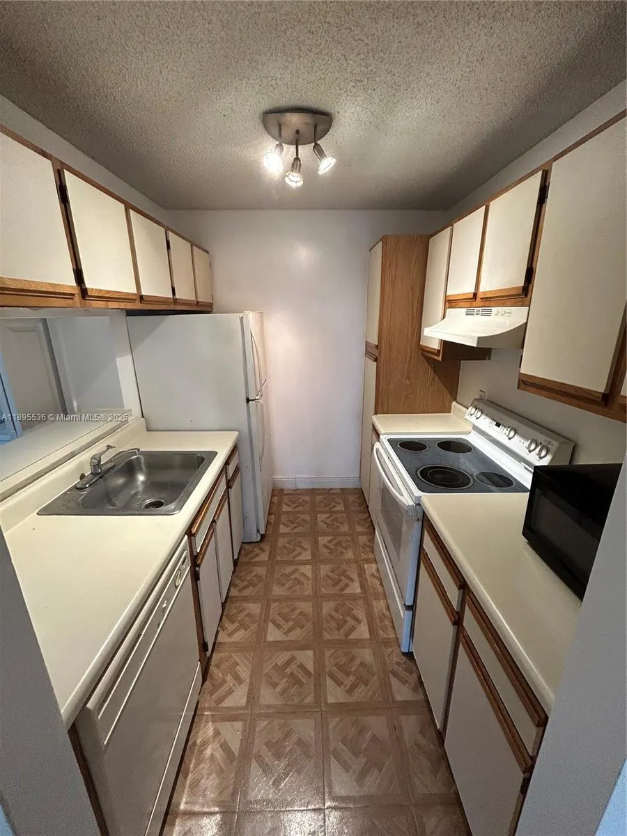 4261 W Mcnab Rd, #31