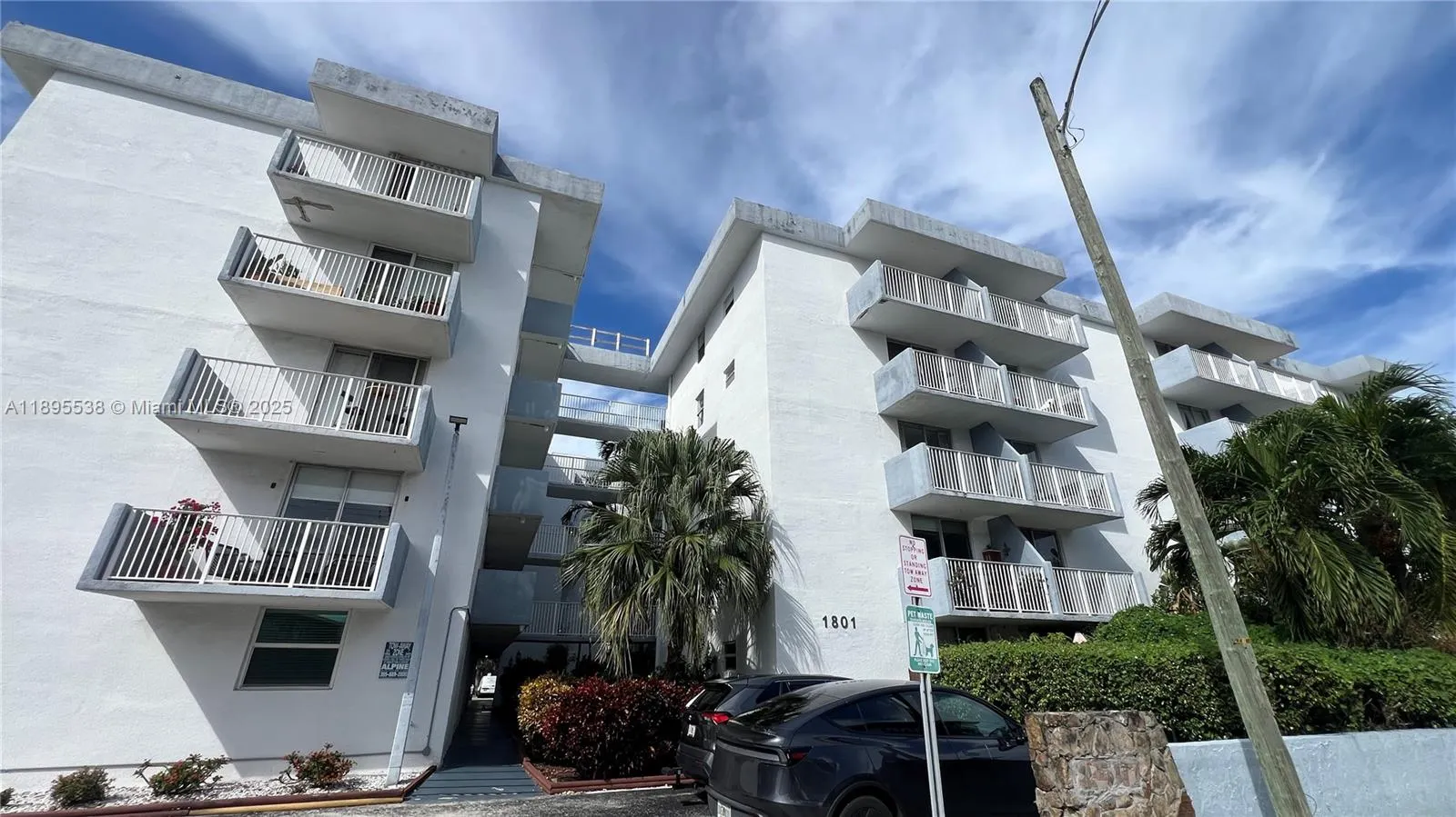 1801 S Treasure Dr, #415