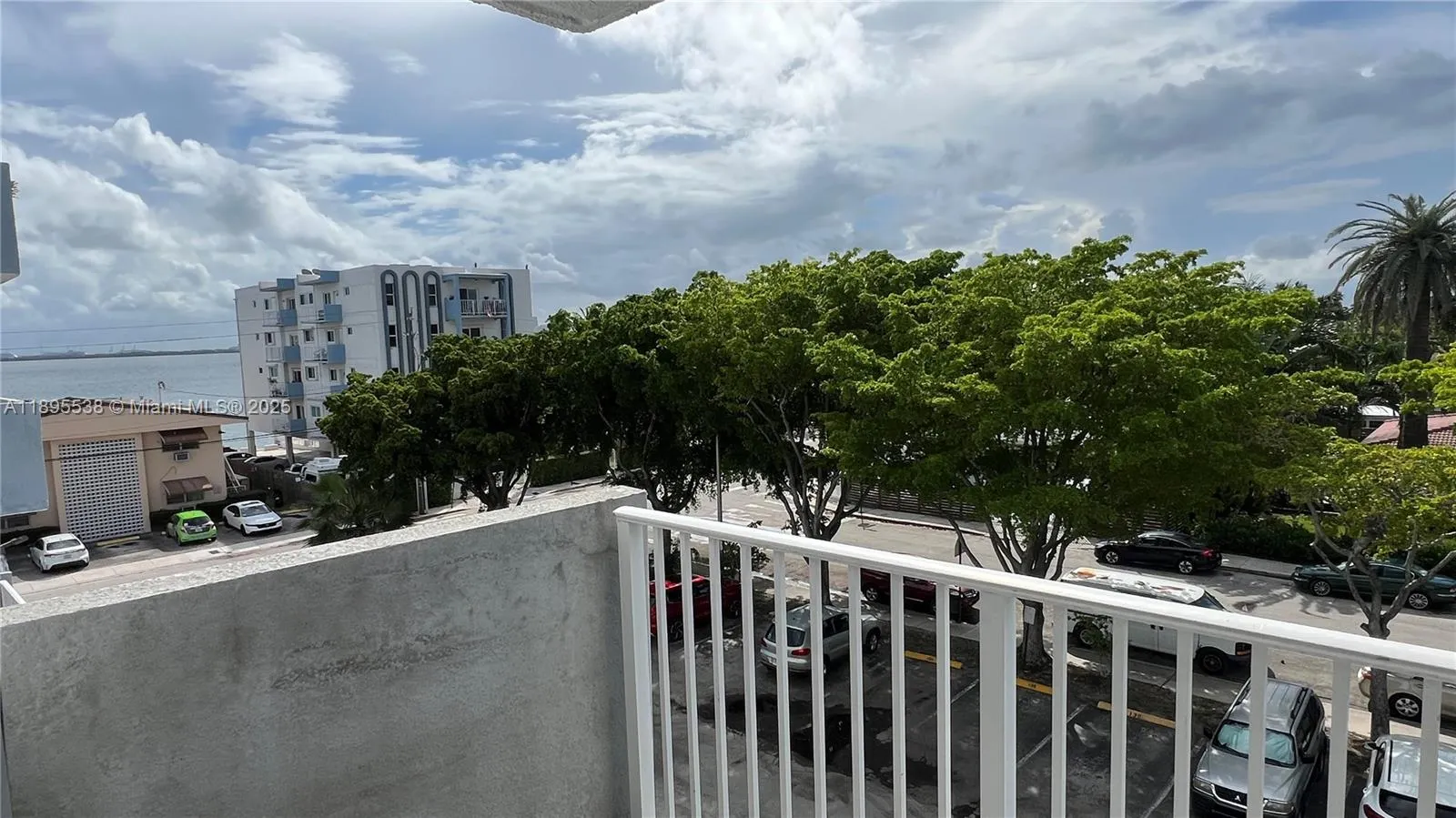 1801 S Treasure Dr, #415
