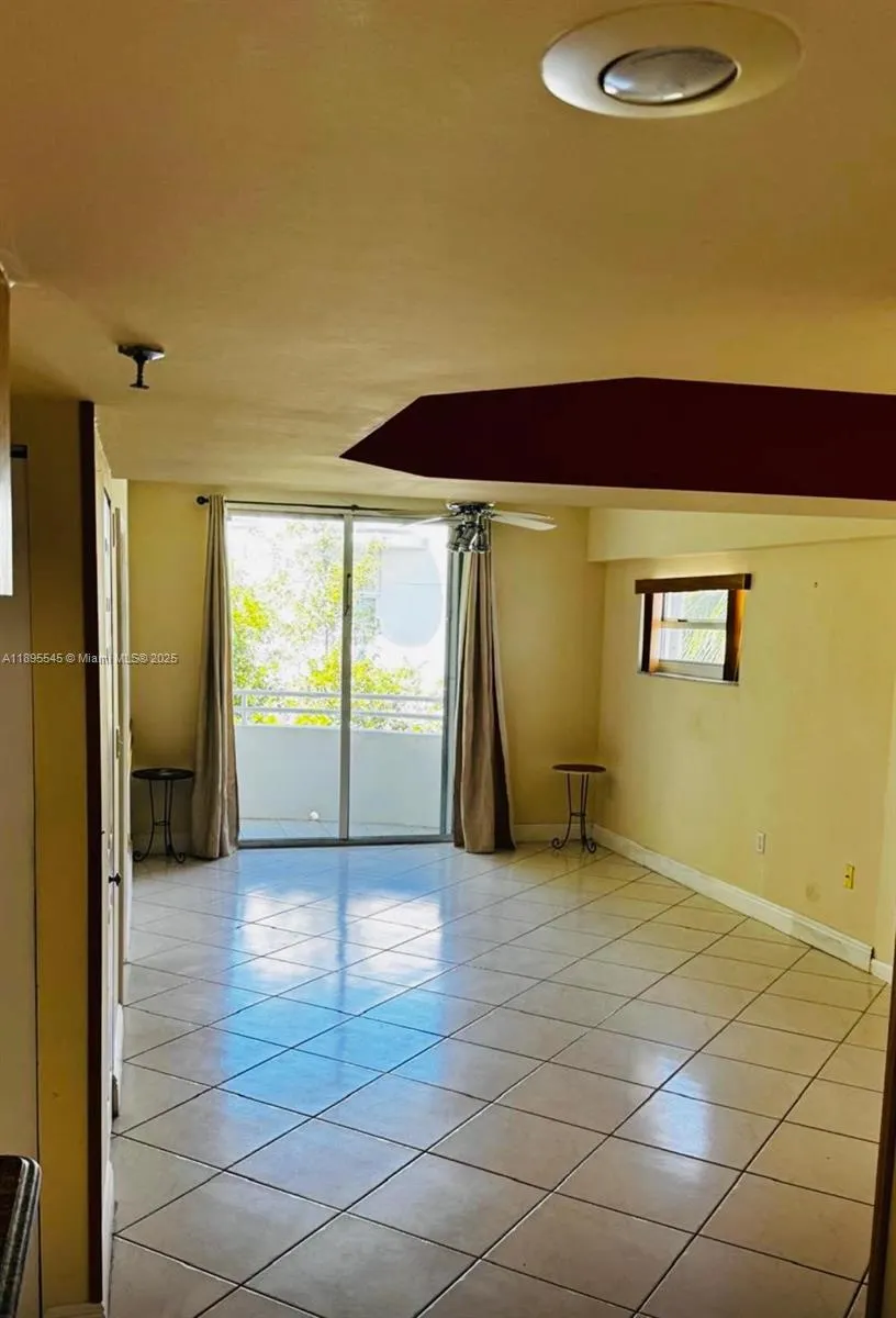 9156 Collins Ave, #310