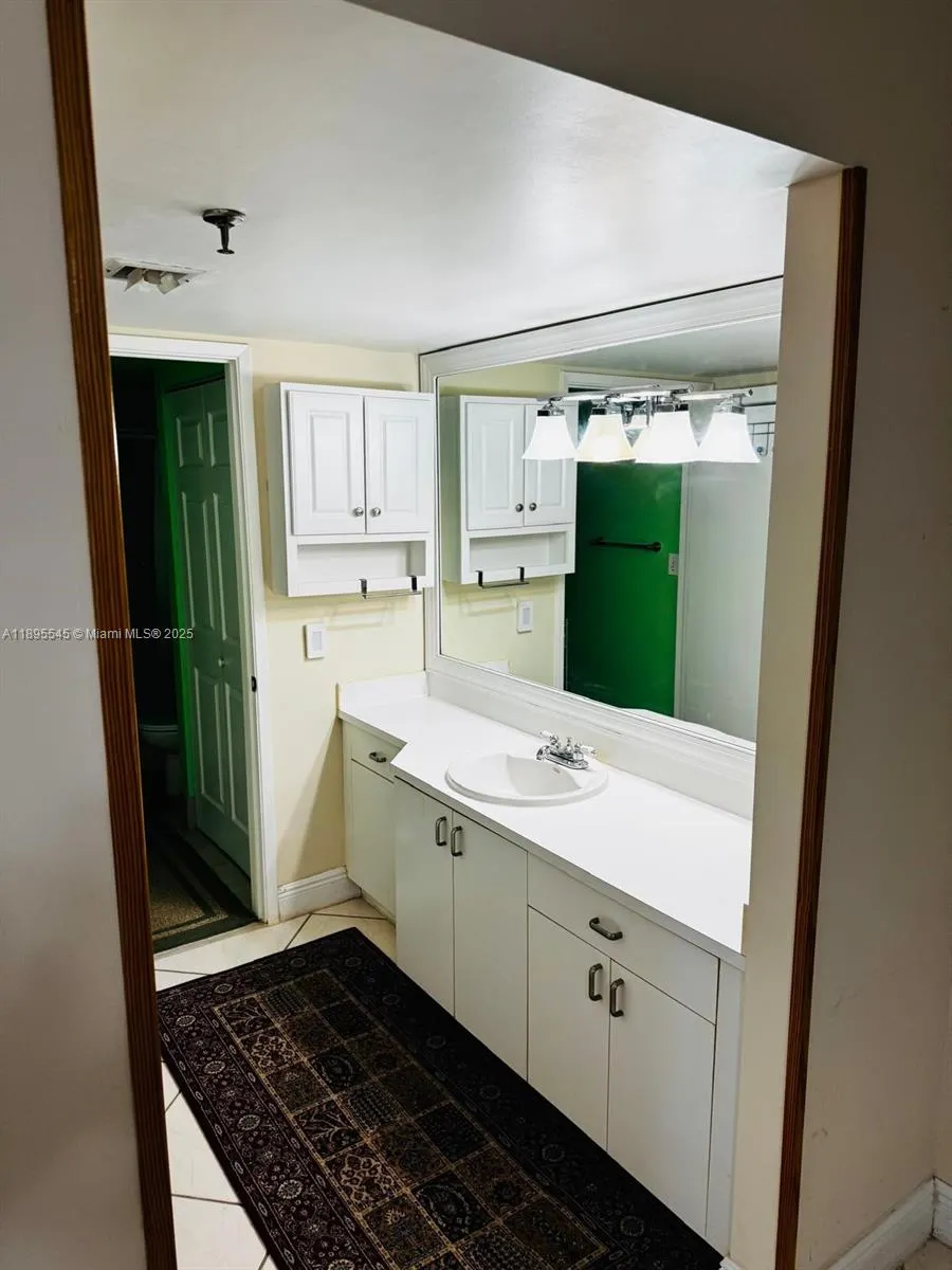 9156 Collins Ave, #310