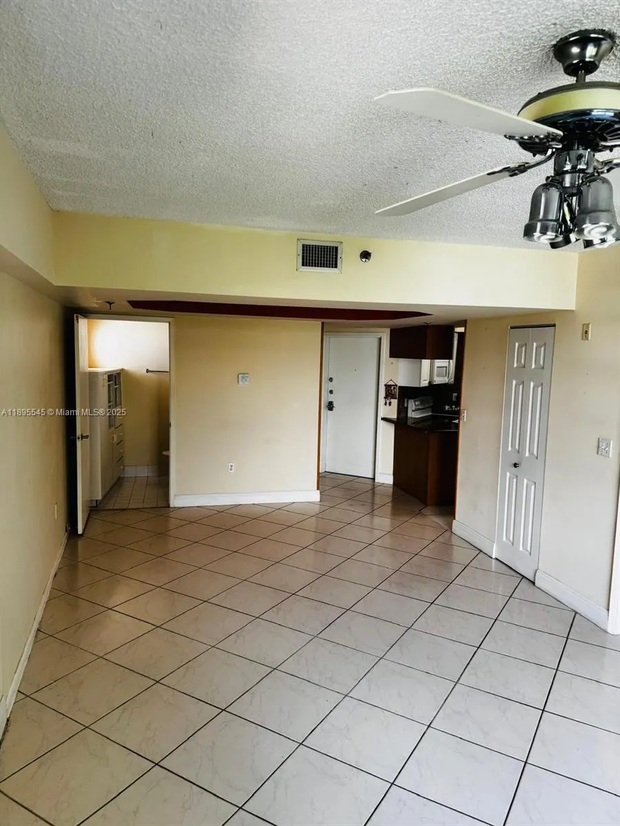9156 Collins Ave, #310