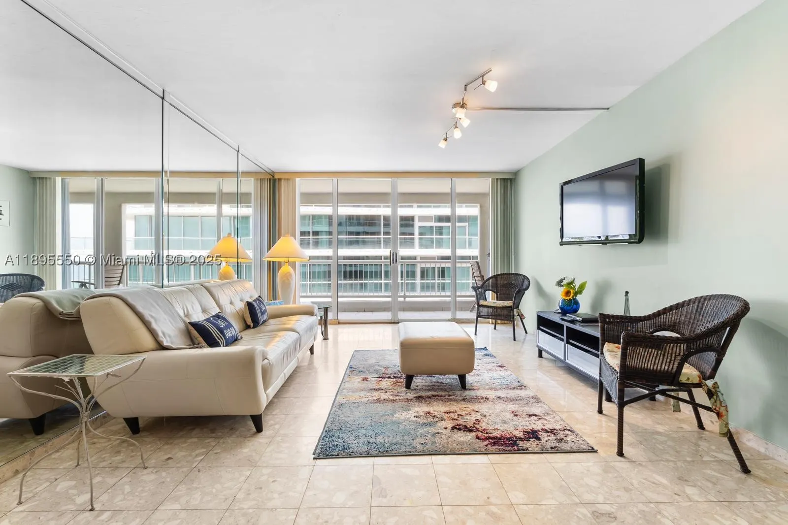 9341 Collins Ave #904