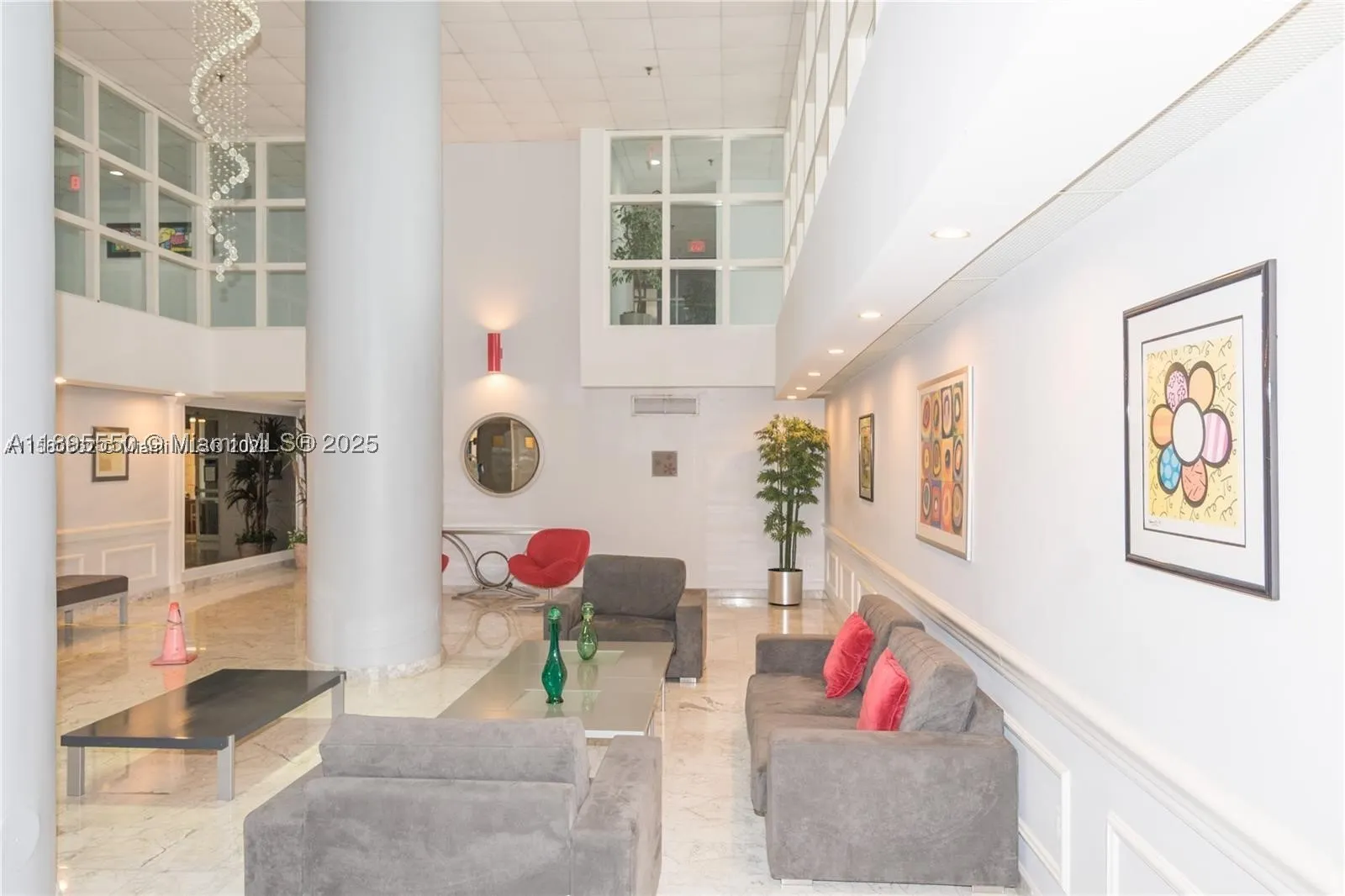 9341 Collins Ave #904