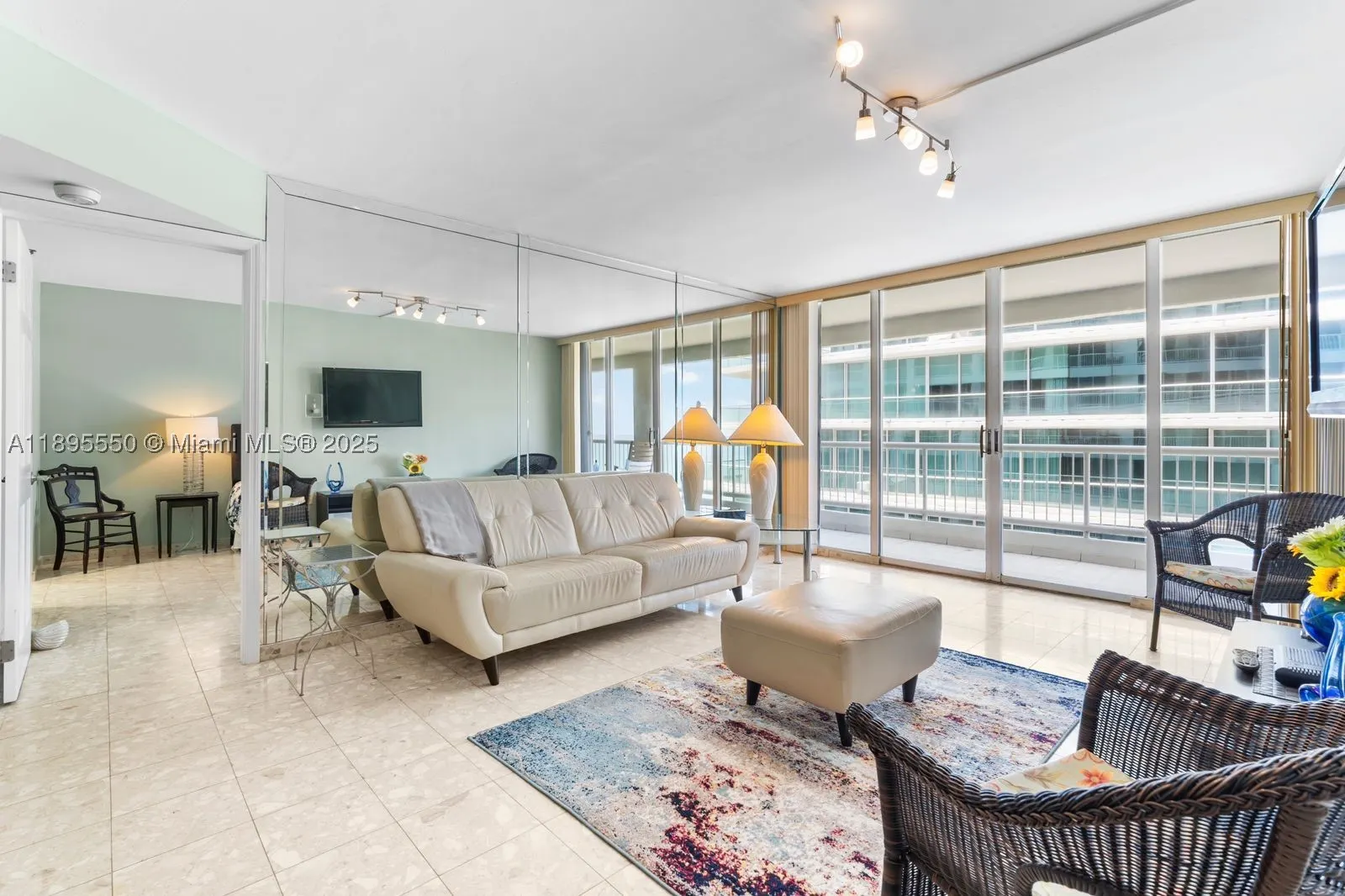 9341 Collins Ave #904