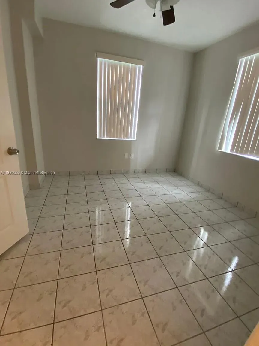 77 E 4th St, #A106