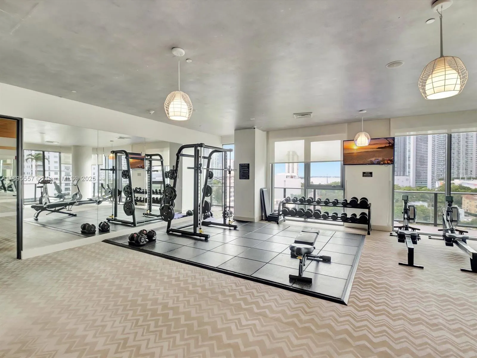 121 NE 34th St, #1610