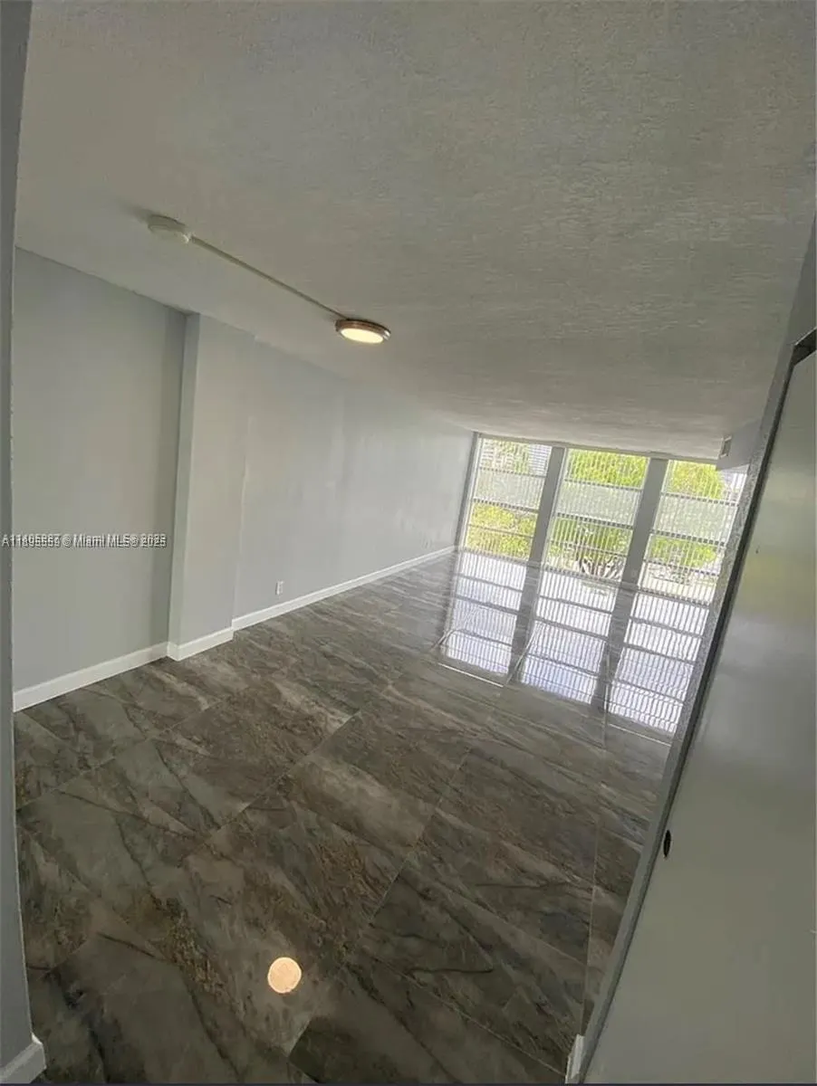 2101 Atlantic Shores Blvd, #402