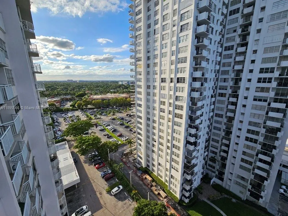 18061 Biscayne Blvd, #1602