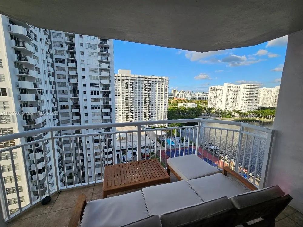 18061 Biscayne Blvd, #1602