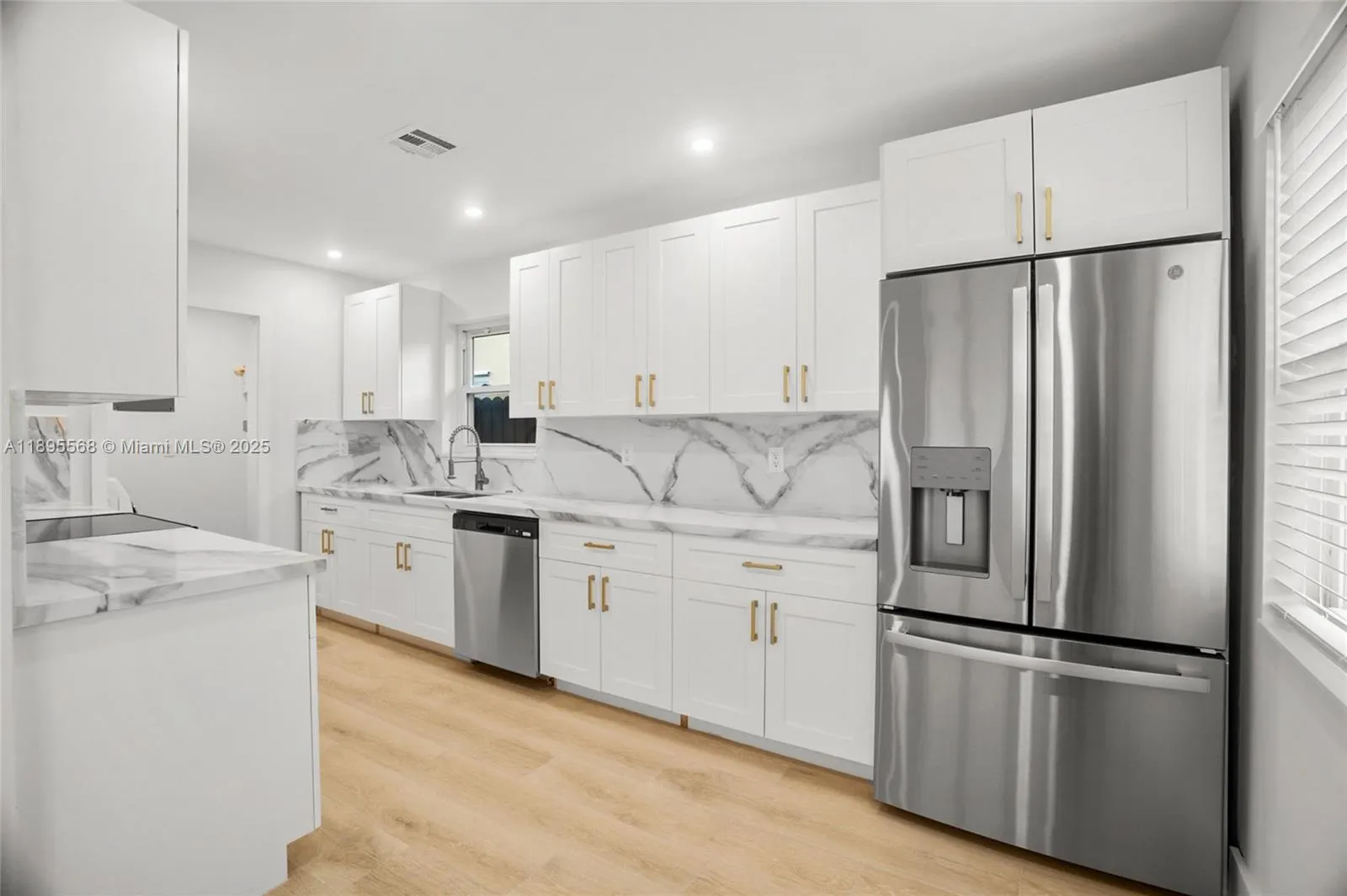 301 SW 12th Ave